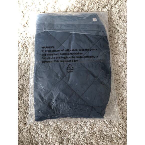 Marine Layer Reversible Puffer Vest Light Weight Packable Sky Captain NWT M - Picture 7 of 11